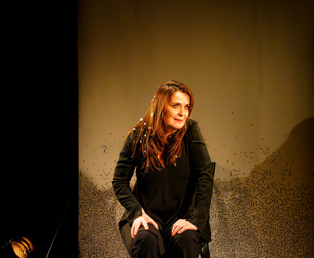 LA FILLE QUI SE SAUVE Cie Amonime TexteCléa Pétrolesi et Catherine Le Hénan_1270062-Enhanced-NR