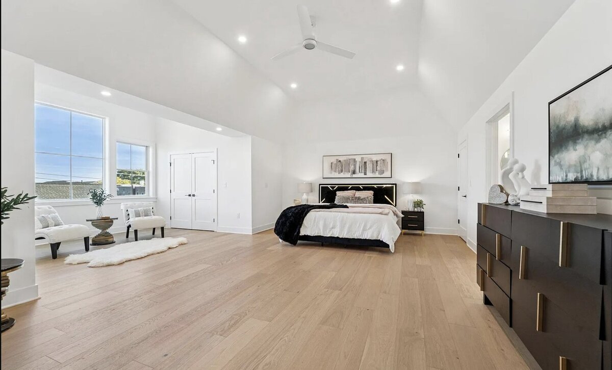 Kelly DeTommaso Elegant Transitions Ambler Unit B - Primary Bedroom 1