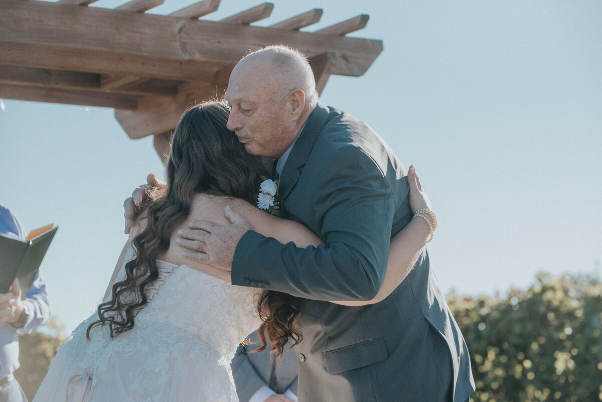 wedding | harpor's vinyard | Iowa Wedding Photographer | Playlife | Getting Ready | Bride_0158