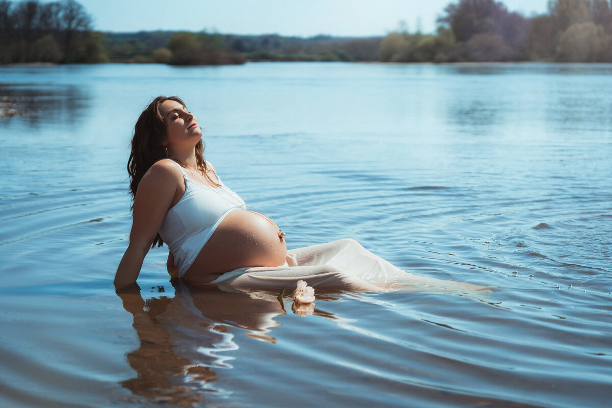 photographe gien grossesse femme enceinte famille couple eau loiret