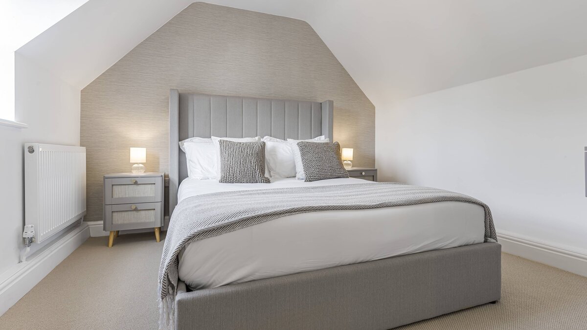 The Retreat: Luxury 2 Bedroom Cottage