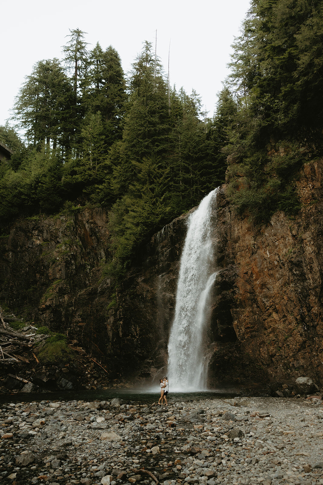 Engagement-Session-PNW-Franklin-Falls-Snoqualmie-Washington-Couples-Photographer-Tessa-Marie-Collective