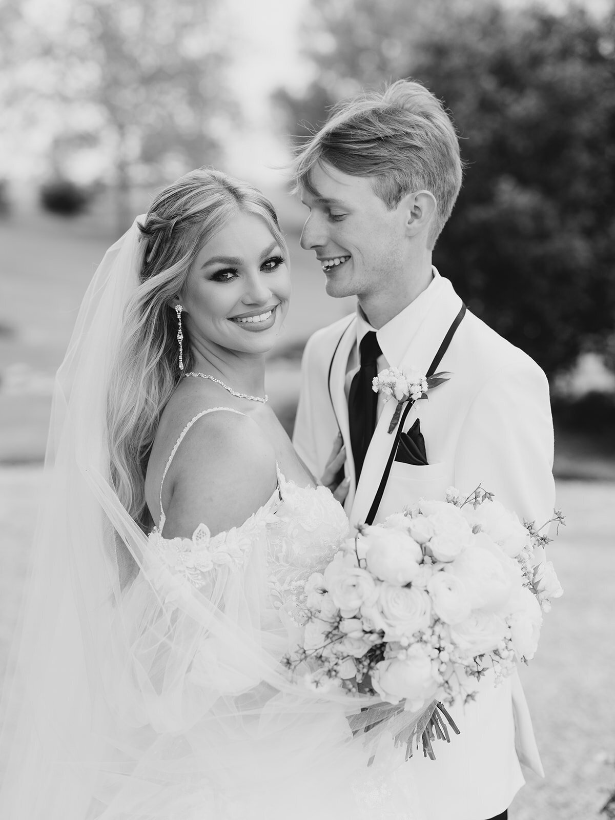shea-gibson-mississippi-marriage-motherhood-photographer-thompson-wedding-257