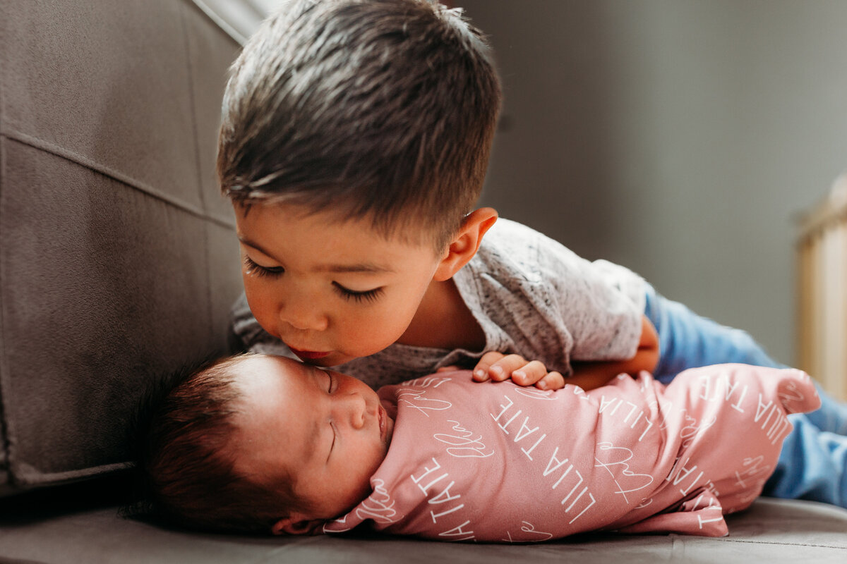 denver-lifestyle-newborn-photography-09