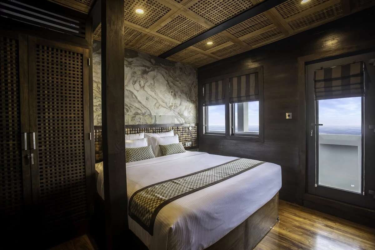 Zen Scubaspa Luxury Liveaboard Raja Ampat Double Cabin 3