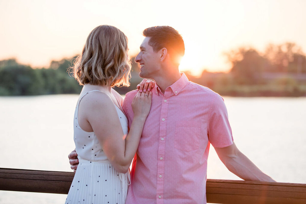 Rachel-Elise-Photography-Syracuse-New-York-Engagement-Shoot-Photographer-Inner-Harbor-19