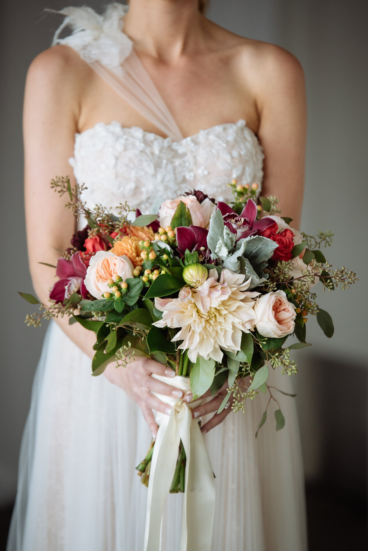 dahlia-bouquet-the-loading-dock-wedding-stamford-ct-enza-events