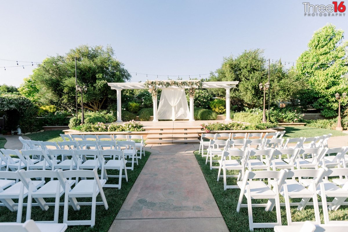 A Bella Vista Groves wedding ceremony setup