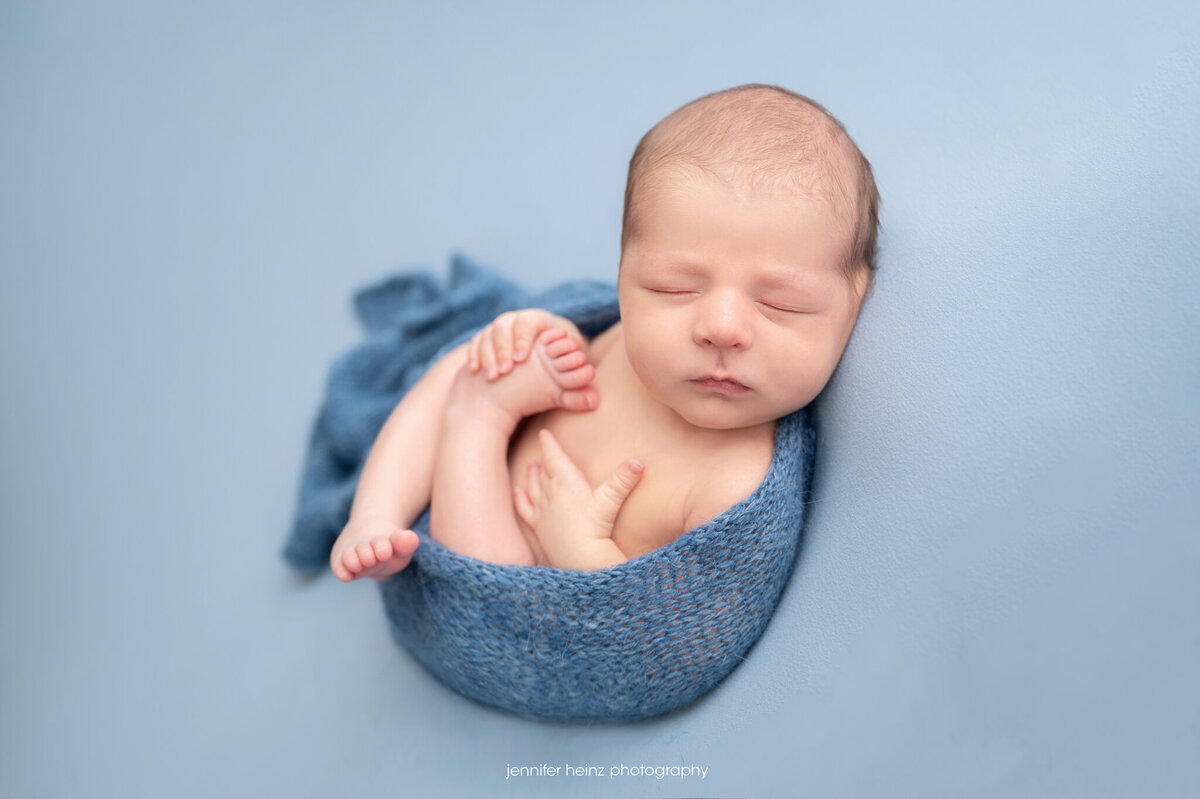 chester-county-newborn-blue-wrap