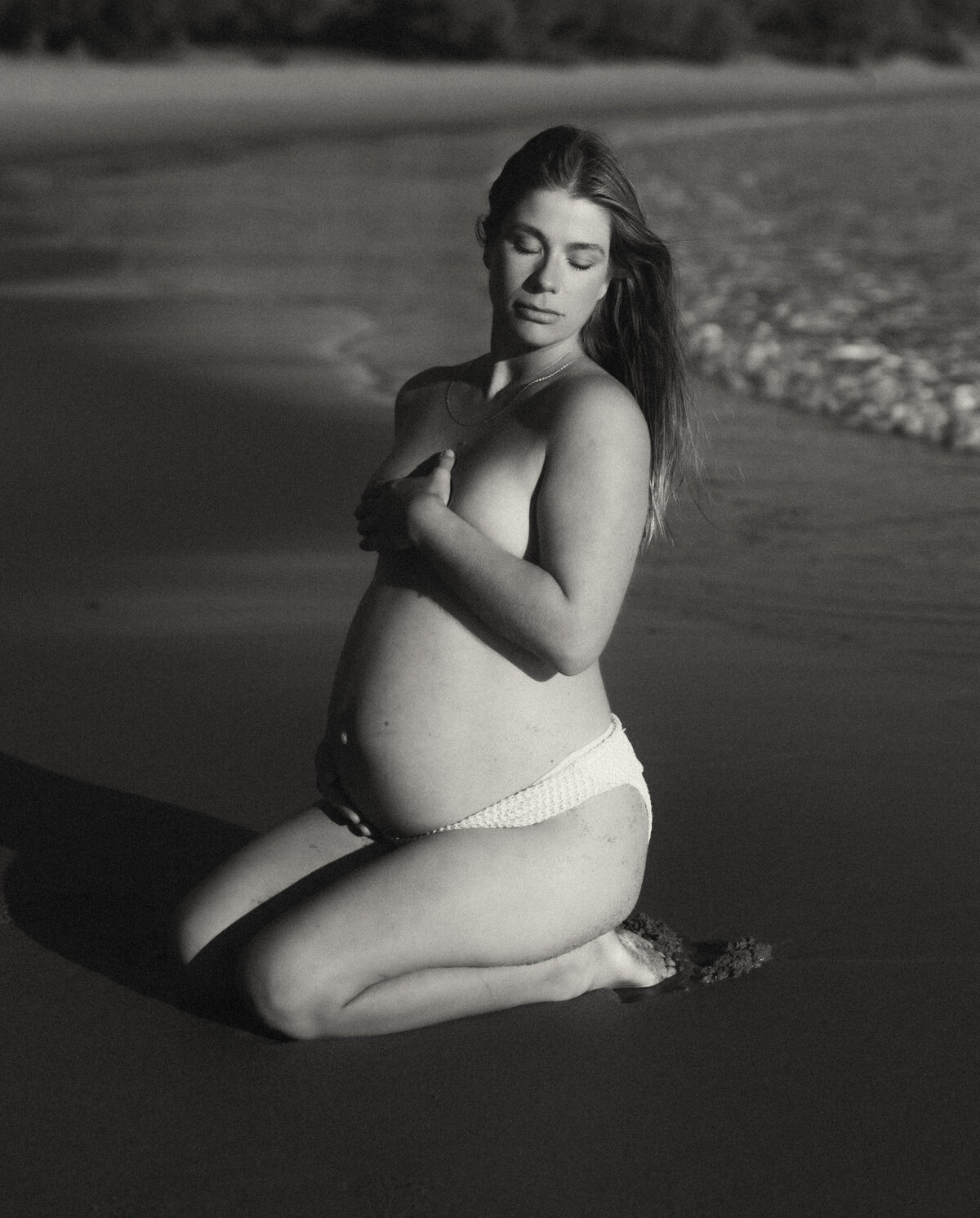 Maternity sunrise session on Main each in Agnes Water, Queensland