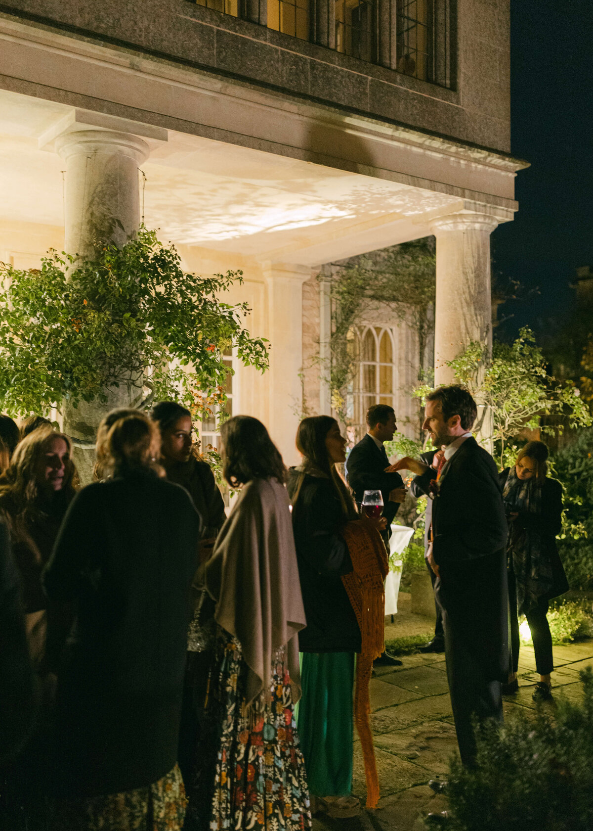 chloe-lowe-wedding-euridge-manor-cotswolds-outdoor-reception