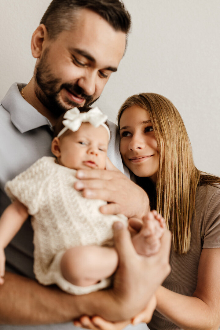 las-vegas-newborn-father-daughter