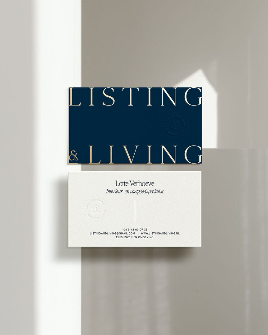 Visitekaartje blauw – Listing & Living vastgoed- en interieurspecialist