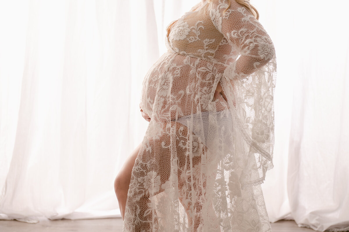 High Fashion | Styled | Romantic | Intimate | Sheer | Lace | Nude | Maternity | Professionally Posed | Photo Session | Pregnancy Photos