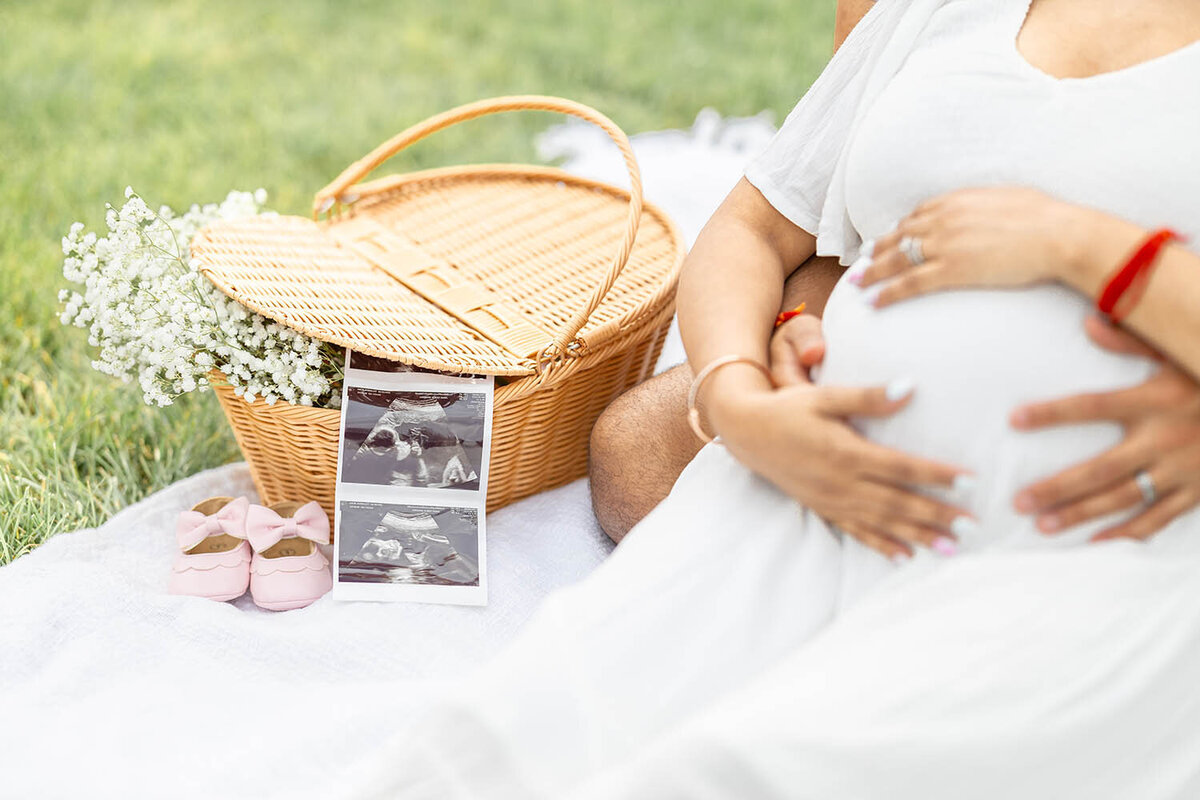 rose-garden-maternity-session-connecticut-19