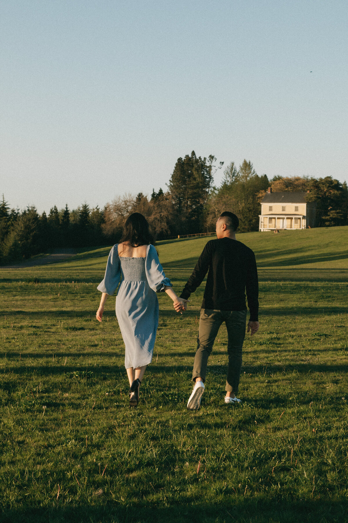 Couples-session-discovery-park-documentary-style-jennifer-moreno-photography-seattle-washington