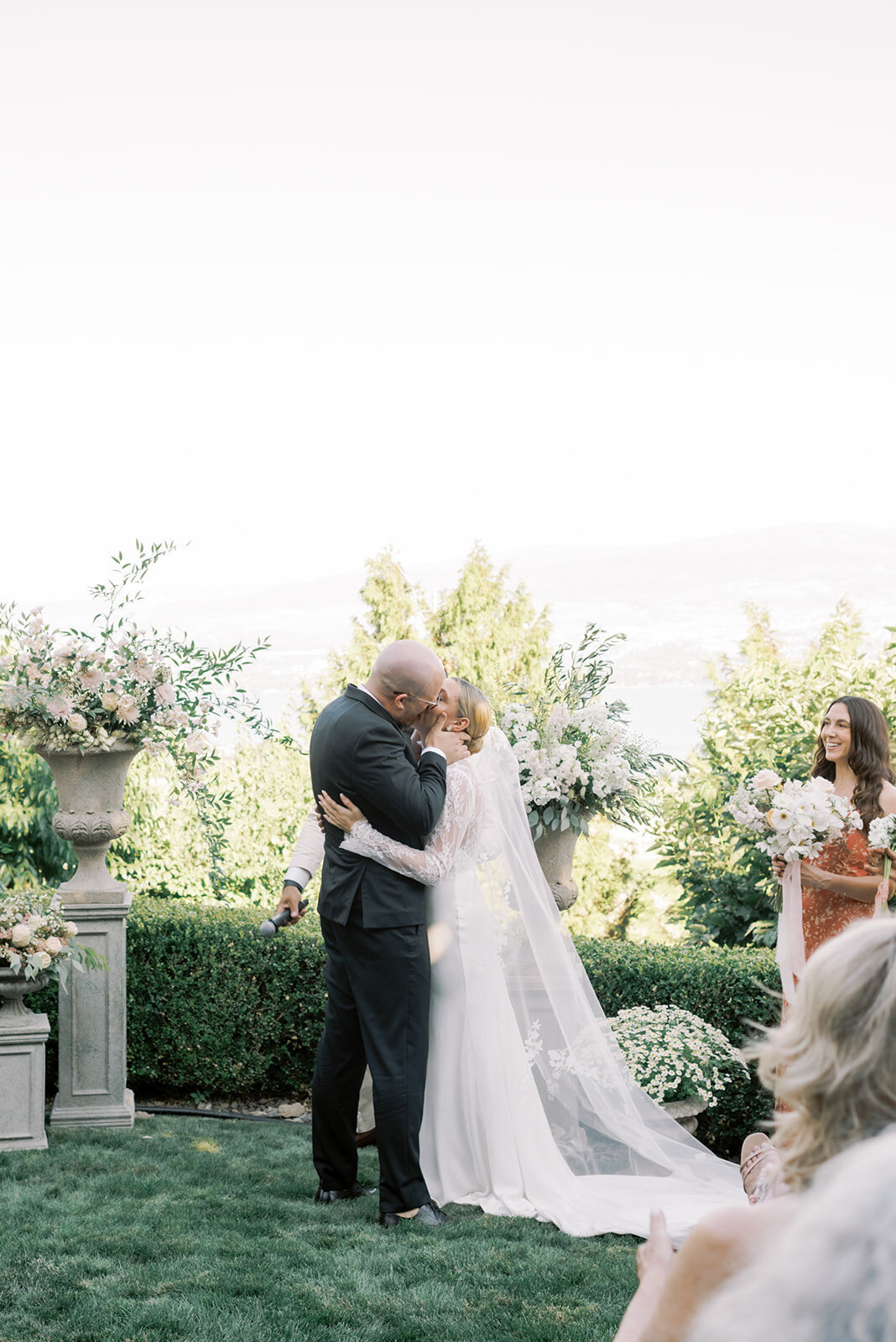 minted-photography-okanagan-kelowna-destination-wedding-photographer-wedding-kelowna-estate-wedding-madison-and-brandon-73