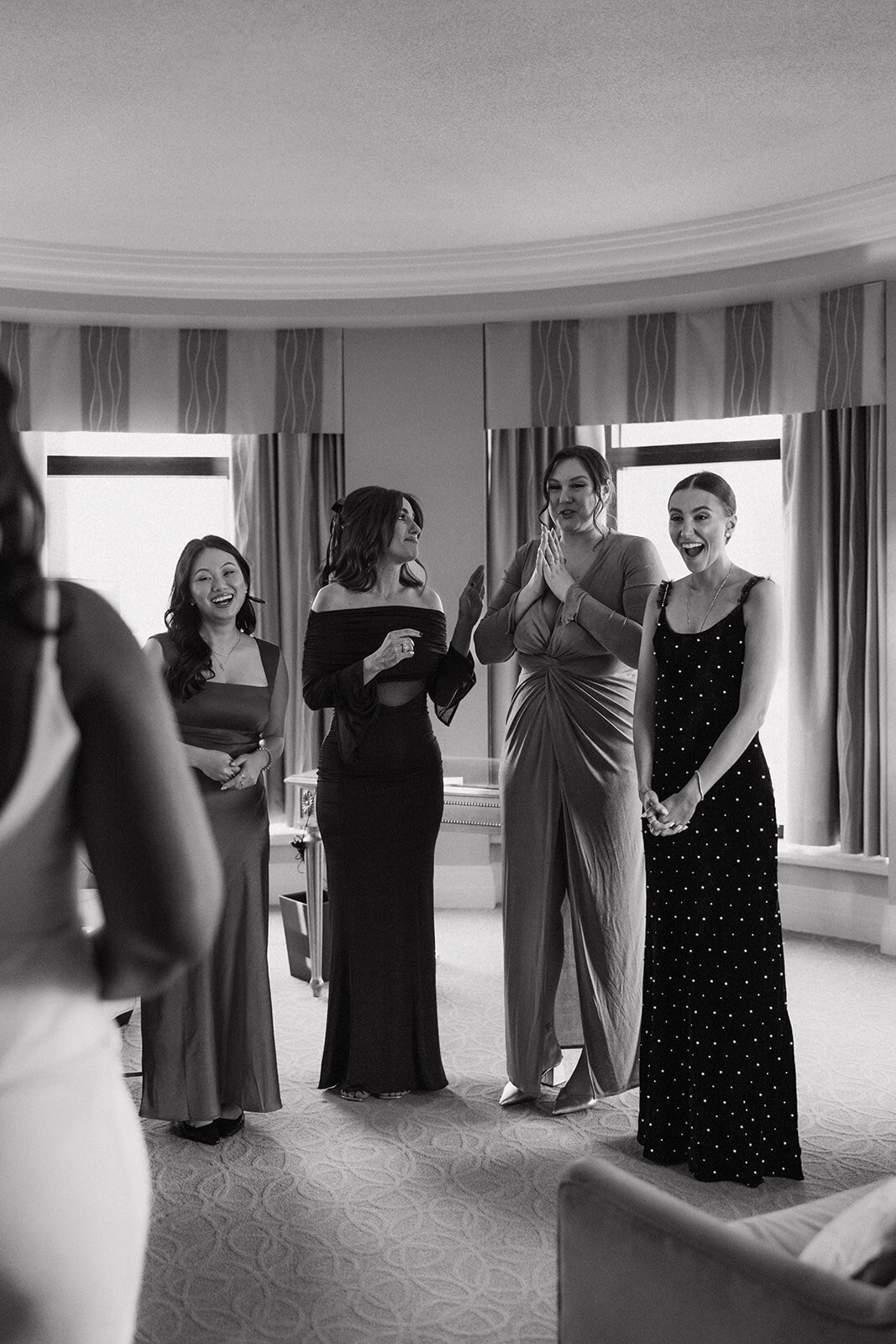 firstlook-friends-bnw-emotive-montreal-wedding