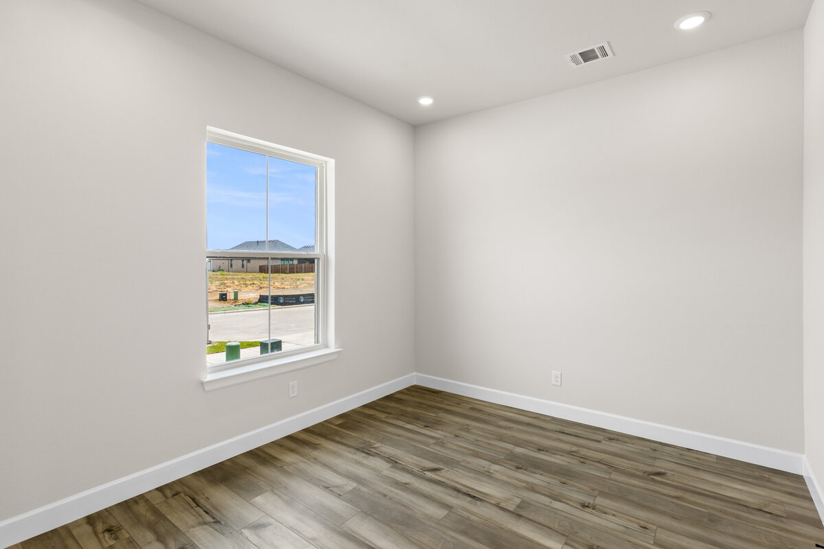 16941 Leatherflower- Front Room-1