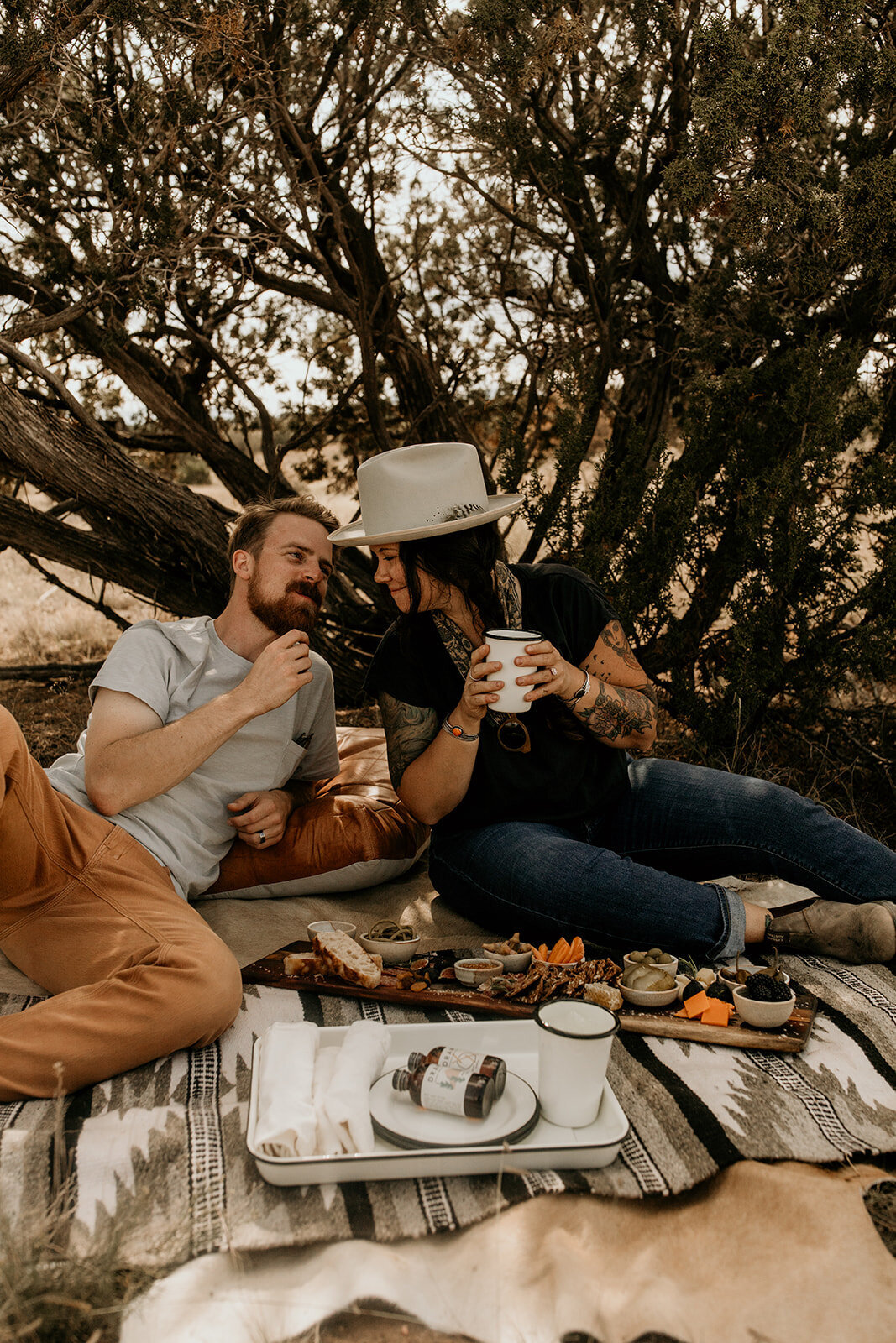 santa-fe-new-mexico-horseback-riding-engagement-photos (35)