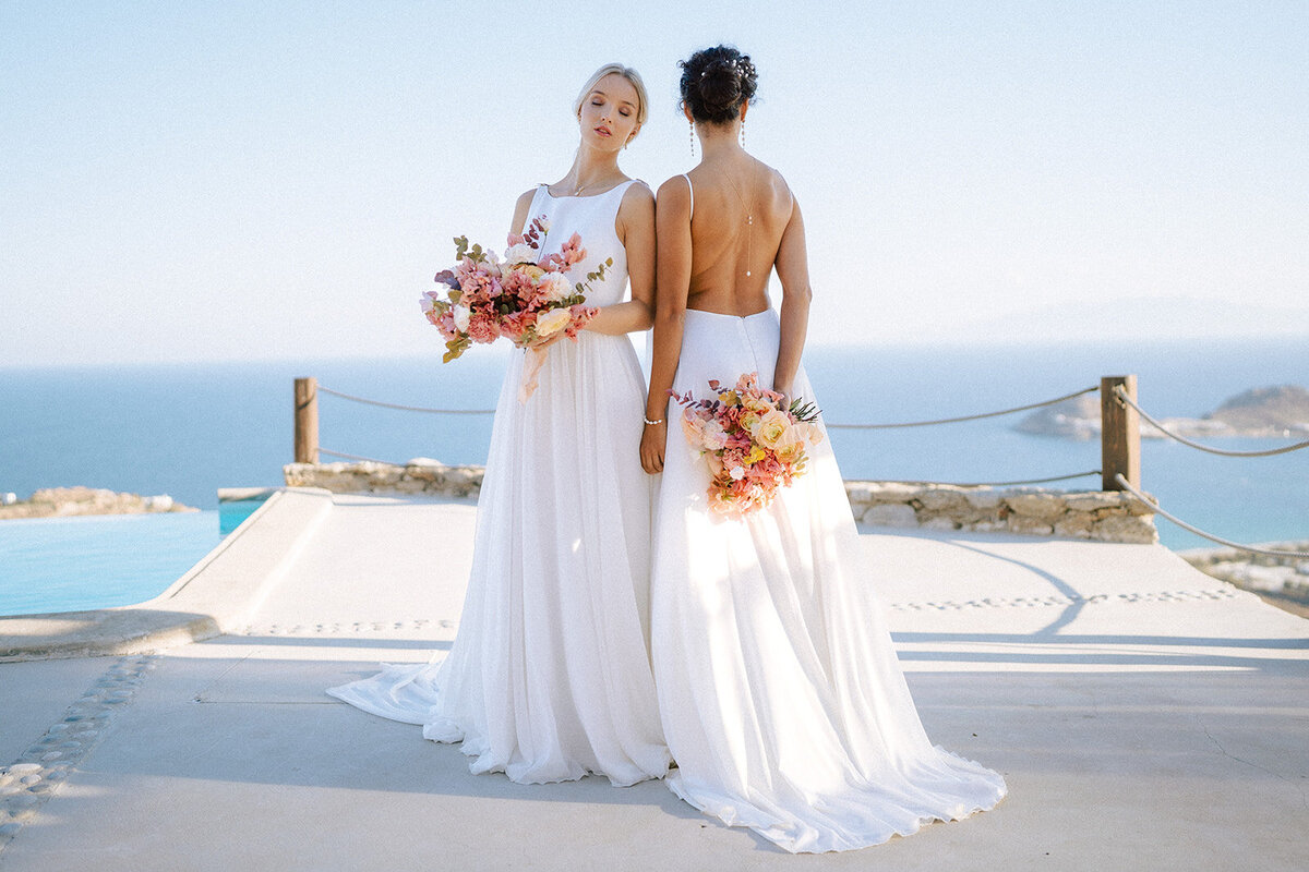 Mykonos bridal elopement - greek cyclades - Veronique lorre destination florist1