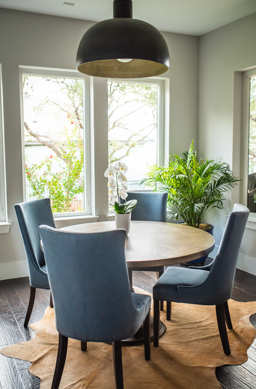 dusti j design blue chairs