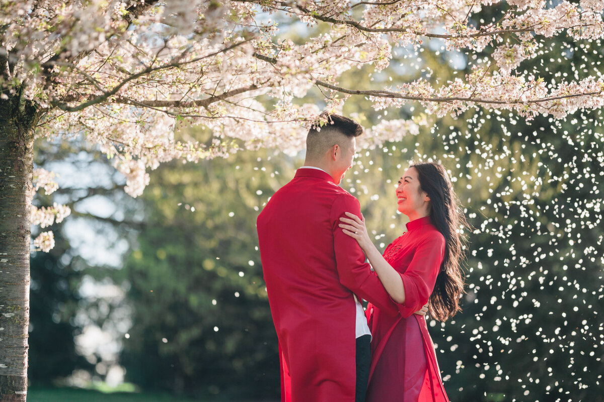 queen-elizabeth-park-pre-wedding-cherry-blossoms-vancouver-090