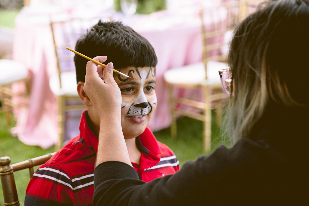 san-francisco-bay-area-first-birthday-photographer-boy-getting-face-painted