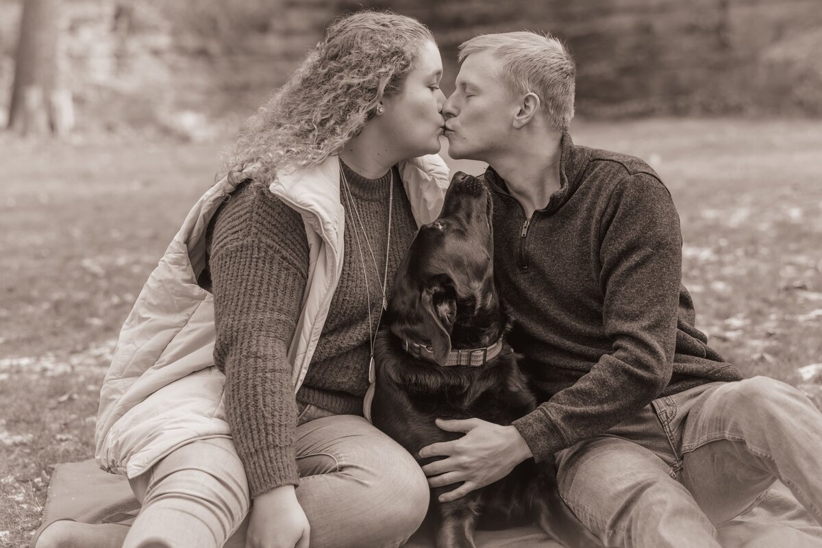 Christian & Abby Engagement Photo - DVX10024 - BW