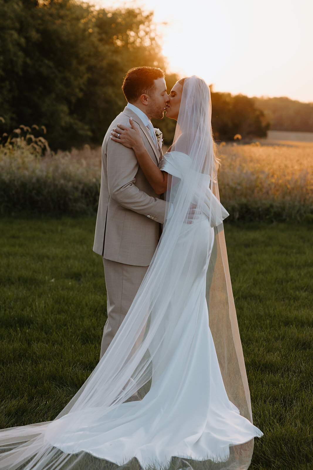 Bride & Groom Portraits at Lincoln Farmstead