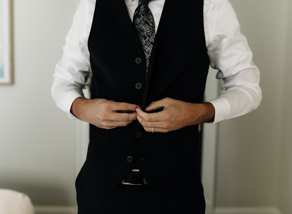 Howe-GR+Deet_LMKPWEddings-78_websize