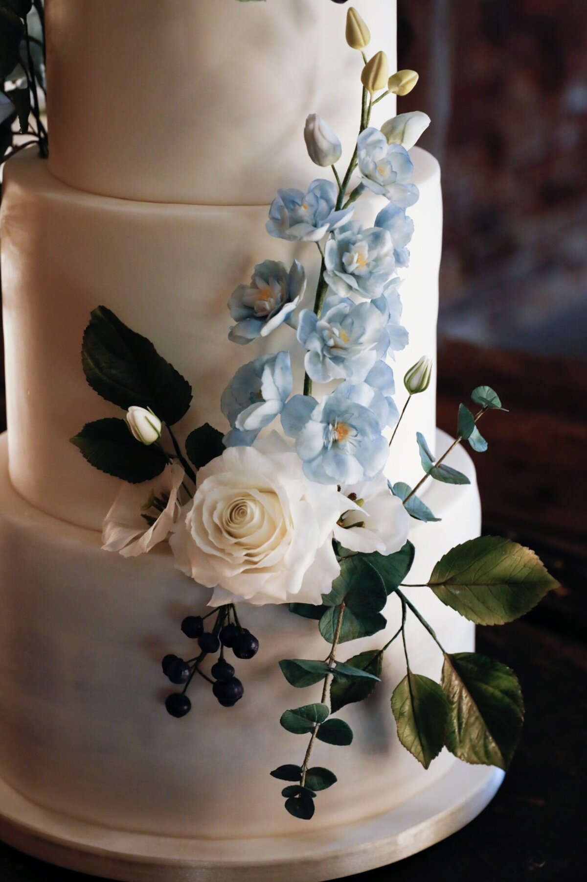 wedding cake sugar flowers