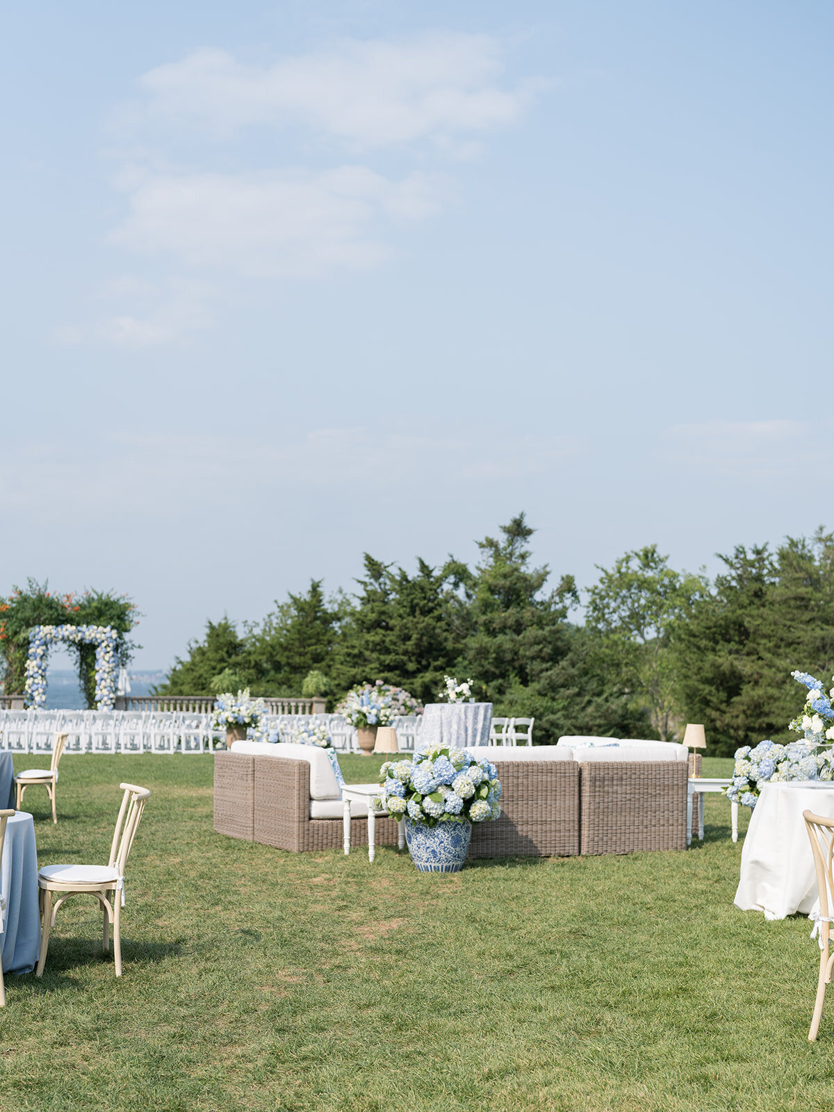 brooke-nash-photography-castle-hill-inn-wedding-2-6_websize