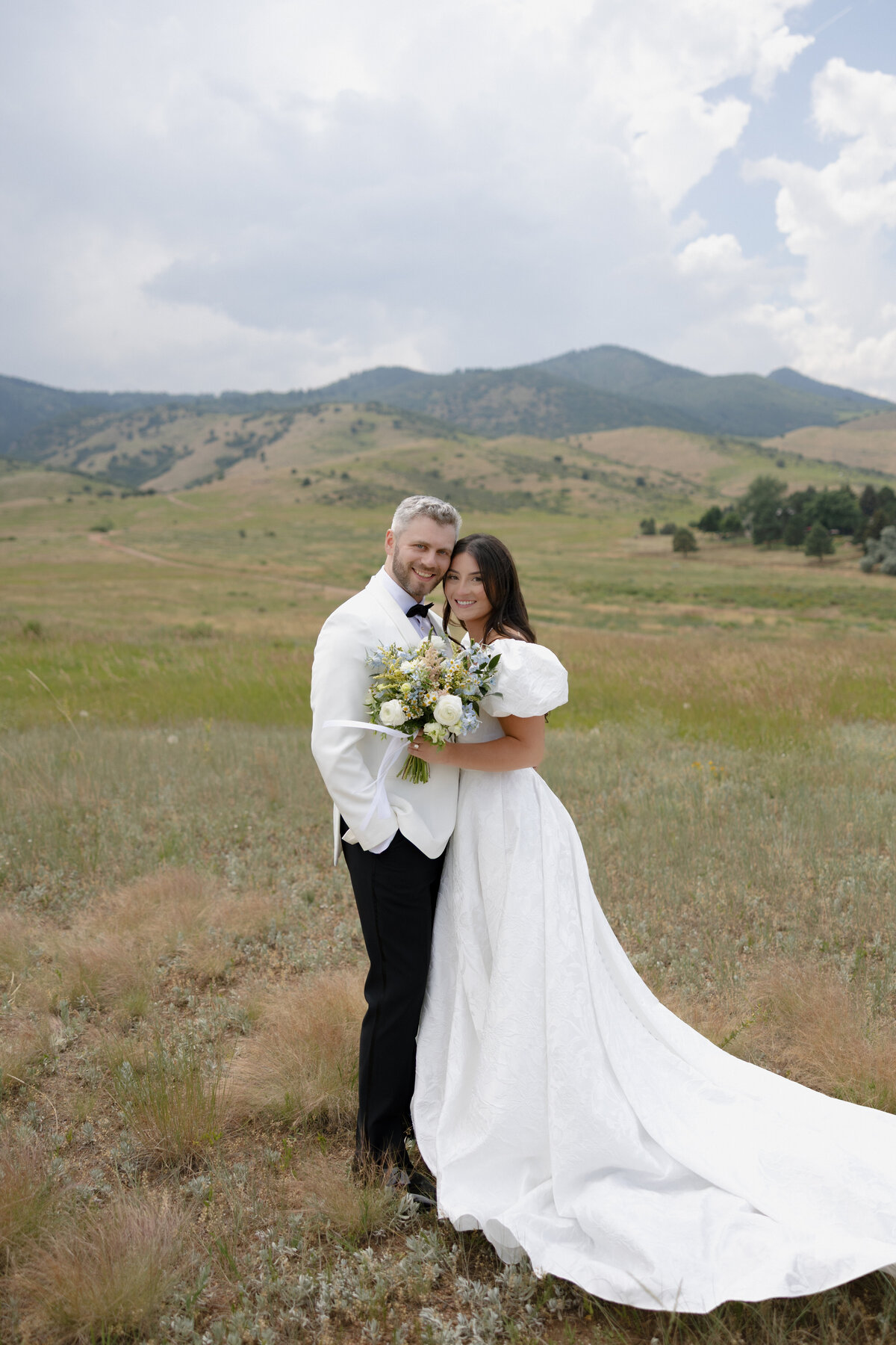 loui_photography_manor_house_colorado_summer_wedding_bella_pat-16