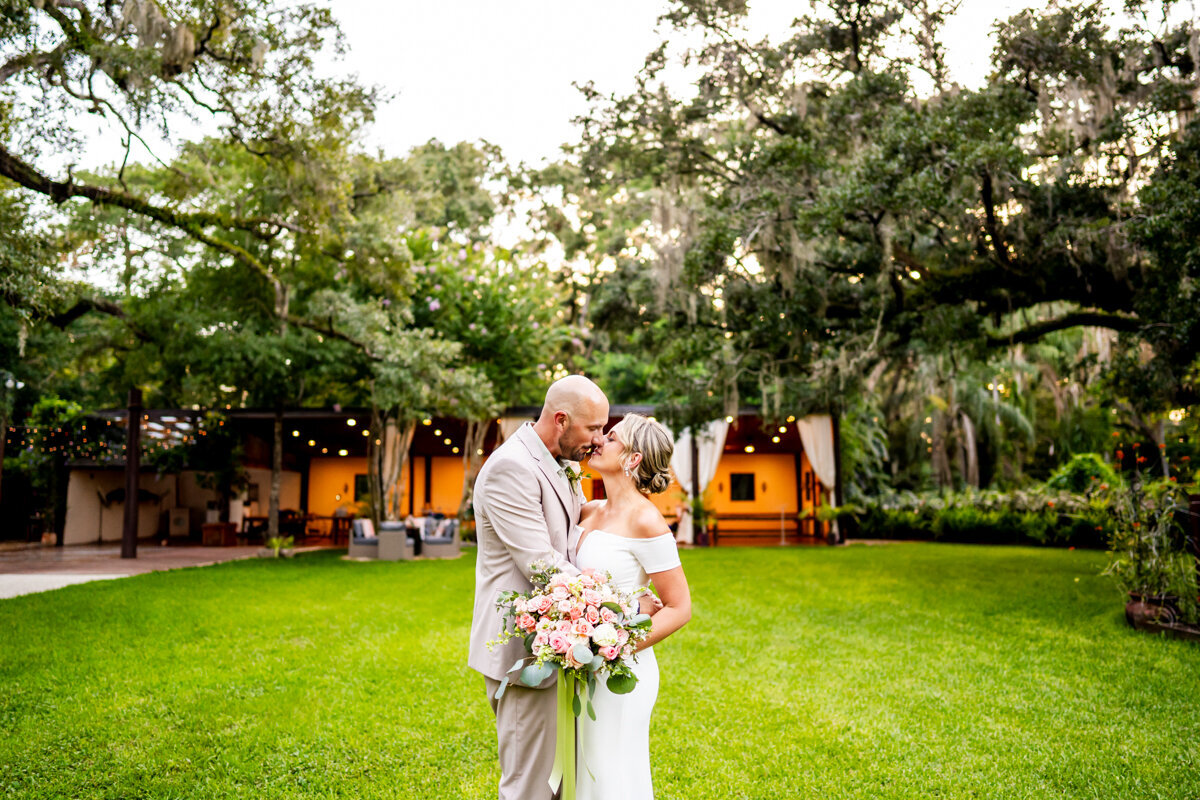 maddness-photo-del-favero-oasis-florida-elopement-chantilly-chic-celebrations-8