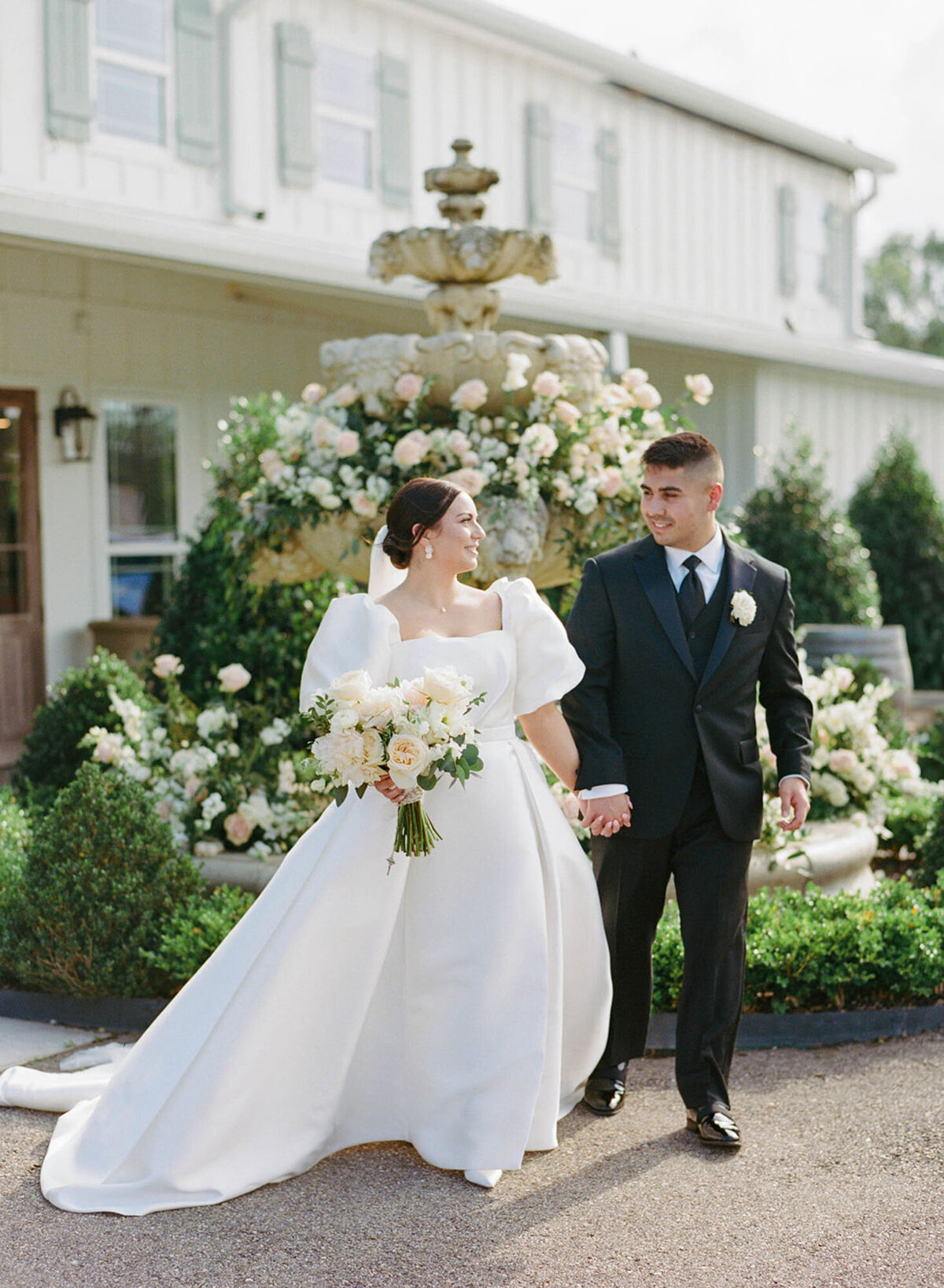 Lauren and Dylan's luxury wedding at Milicevic Family Vineyards