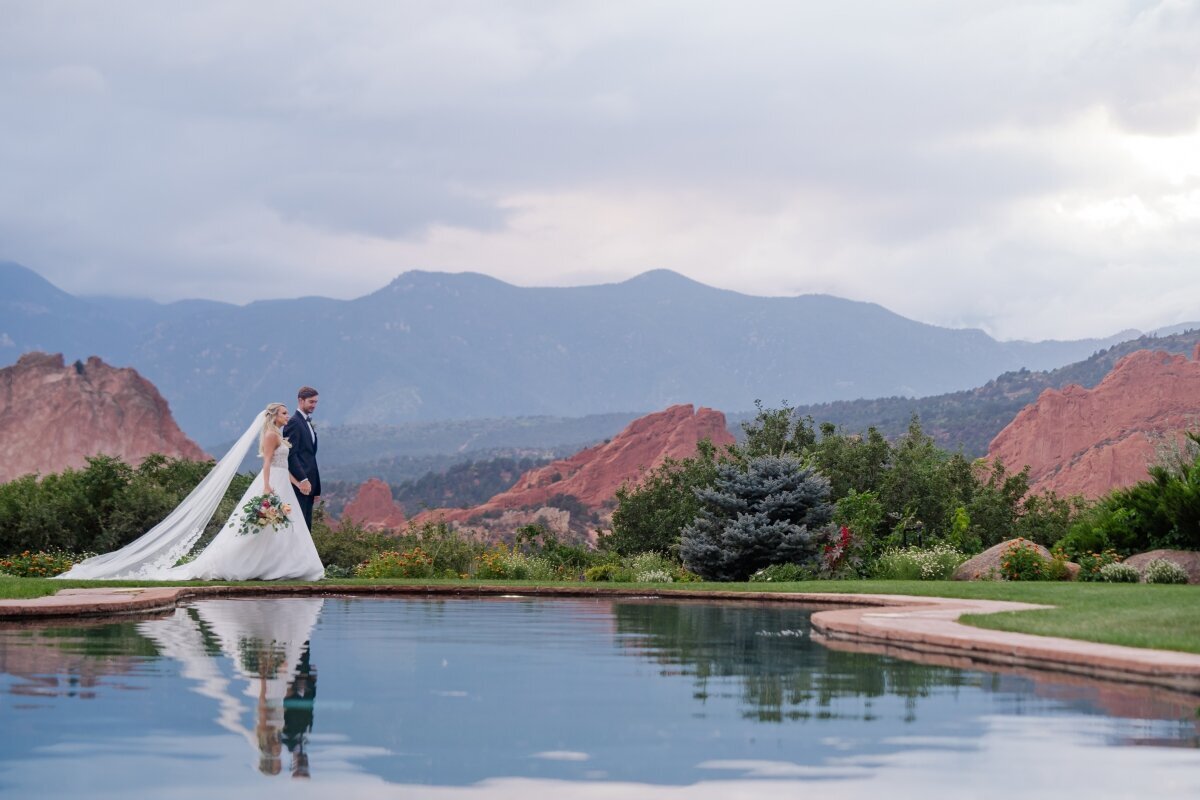 wedding photographers garden of the gods resort