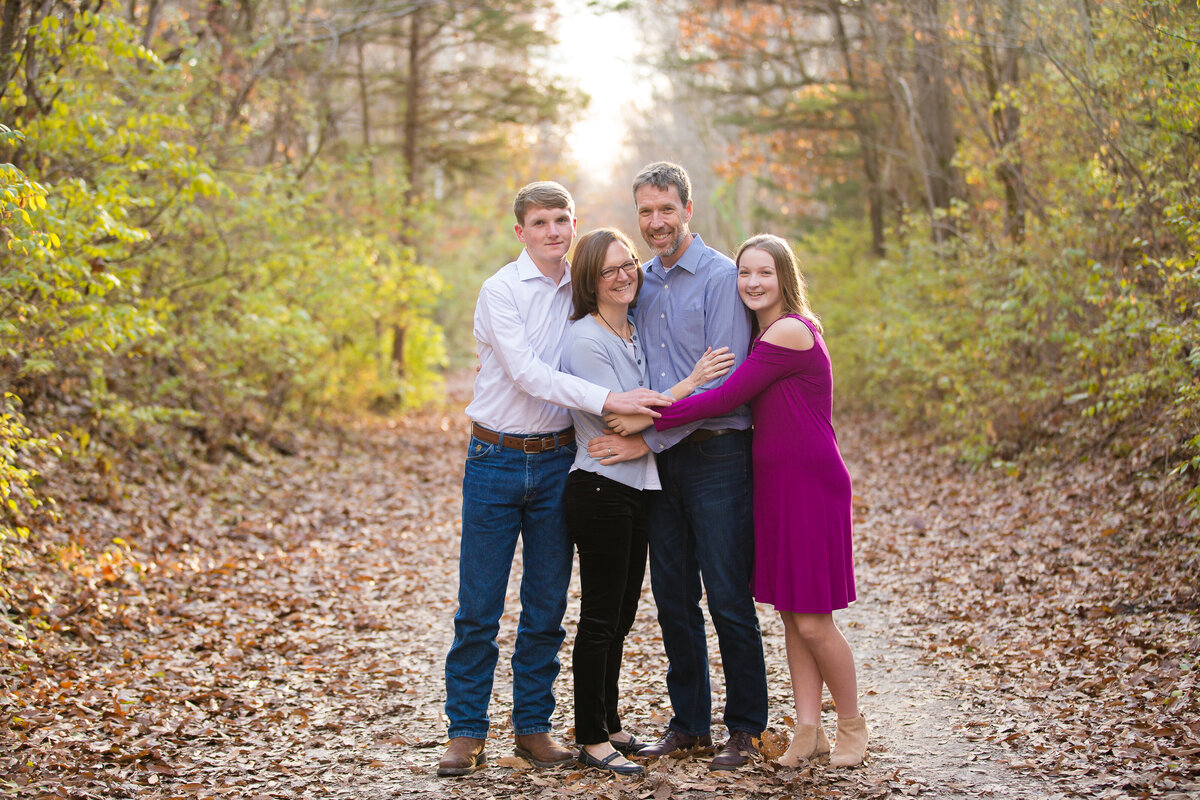 Family photographer Columbia Mo, family photography columbia mo, best family photographers columbia mo, outdoor trail photo session columbia mo, fall family photography columbia mo