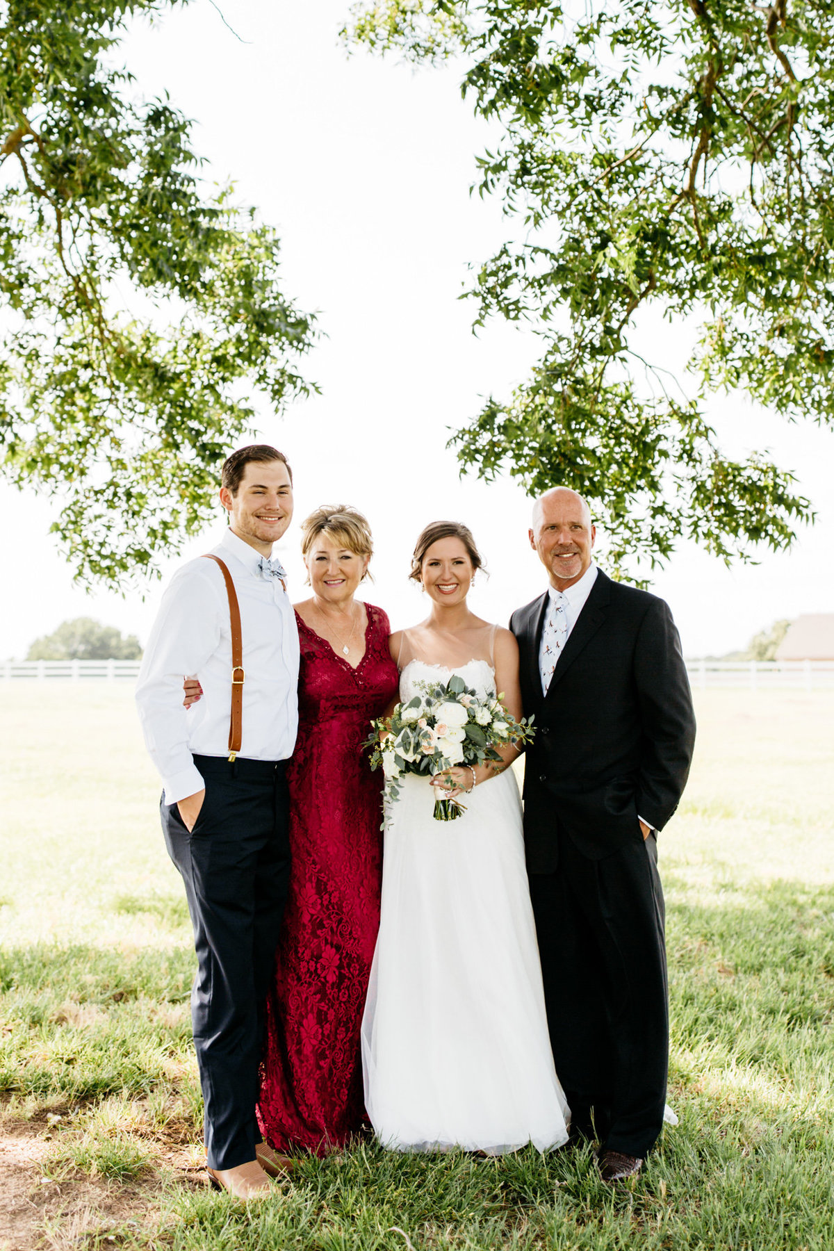 Alexa-Vossler-Photo_Dallas-Wedding-Photographer_North-Texas-Wedding-Photographer_Stephanie-Chase-Wedding-at-Morgan-Creek-Barn-Aubrey-Texas_20