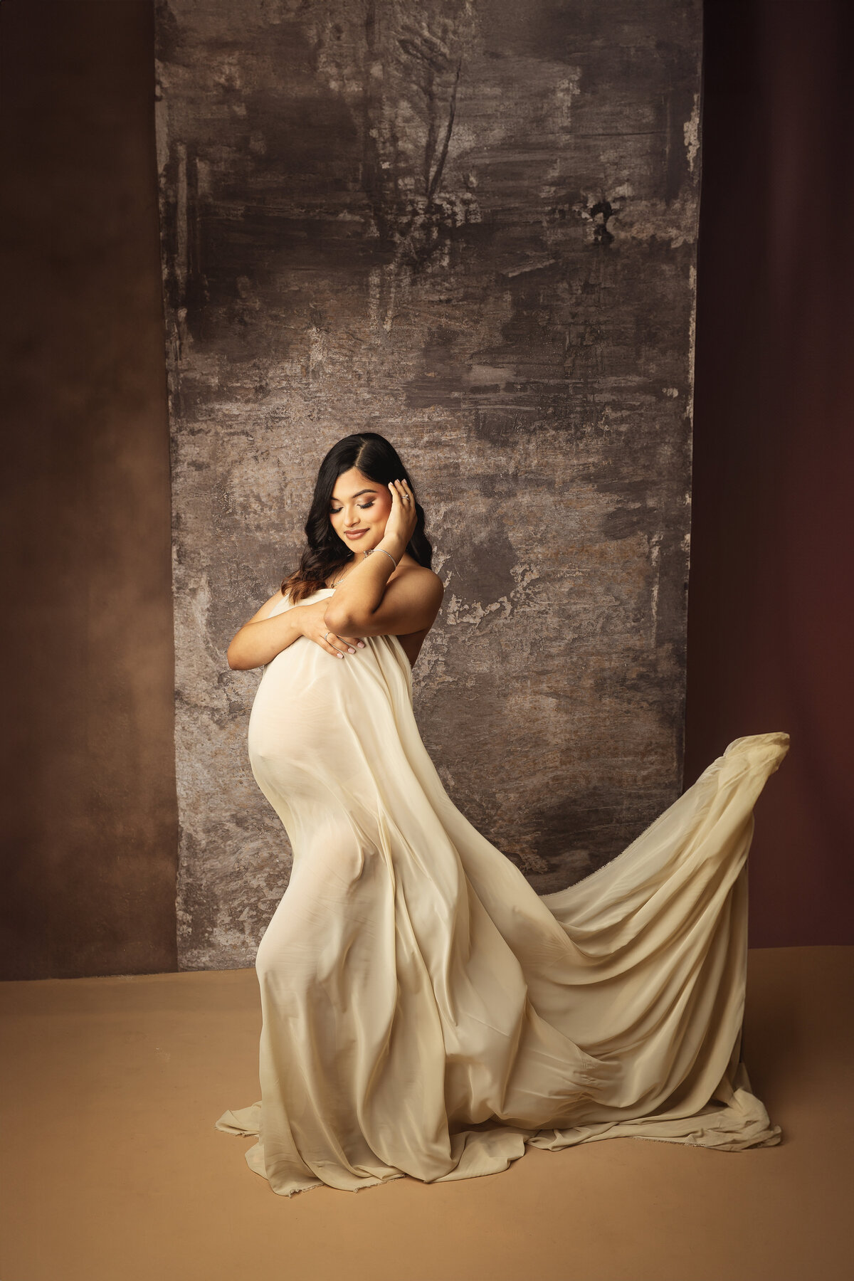 Harker Heights maternity photography sessions designed to highlight your unique journey into motherhood. Reserve your spot today.