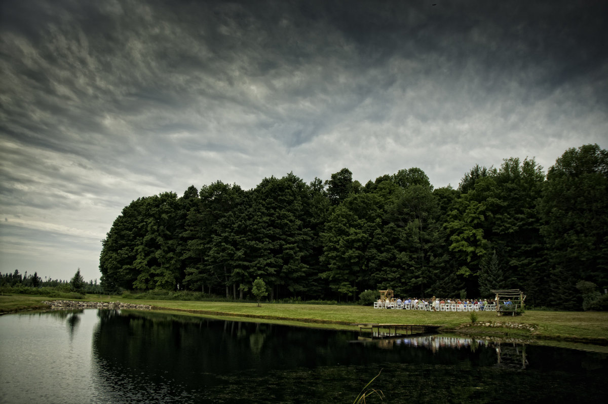 Dynamic Summer Wedding Day Photo