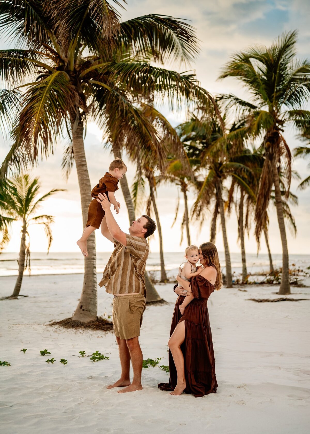 family-beach-photoshoot-lifestyle-photographer-fort-myers