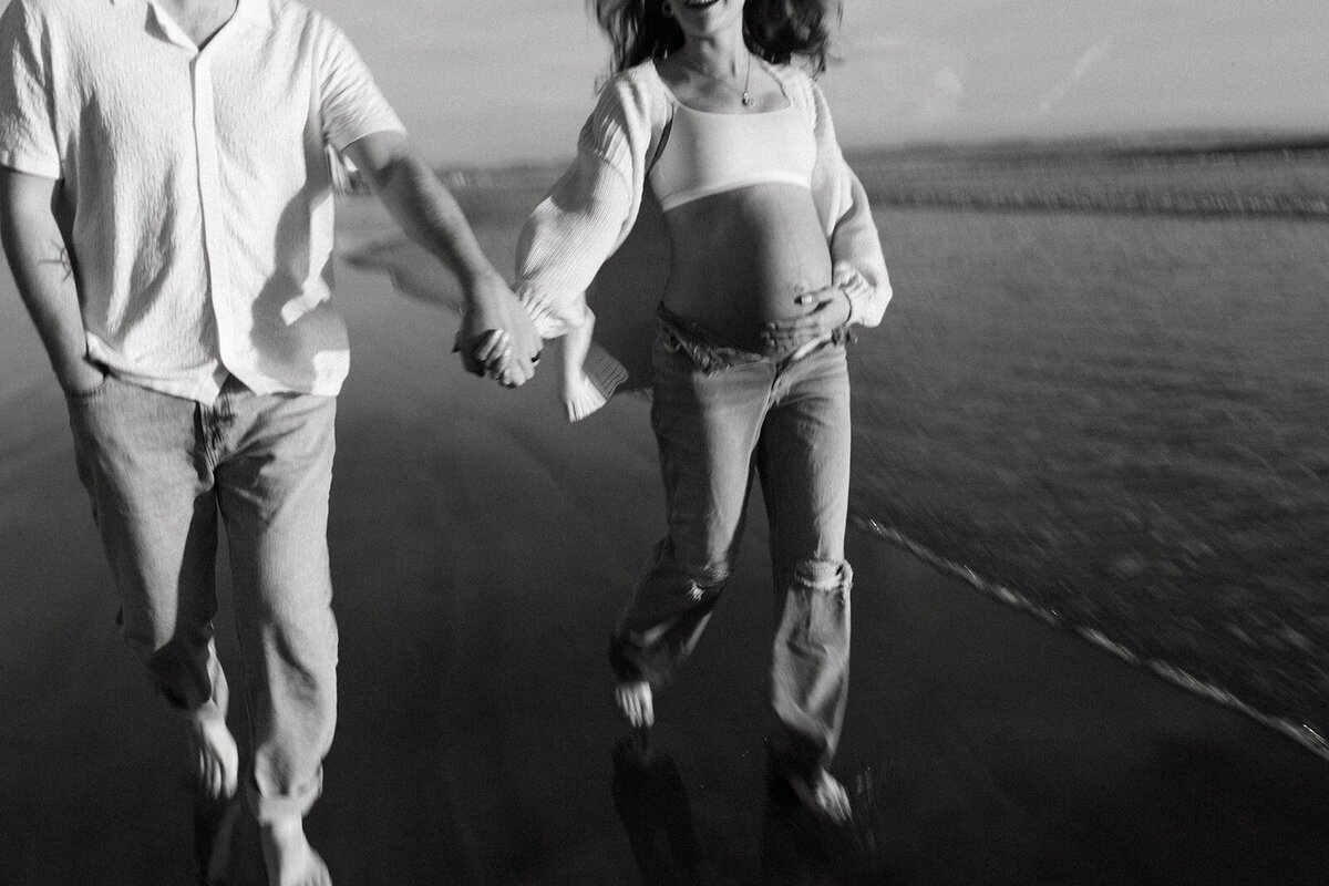 couples-maternity-photoshootmate