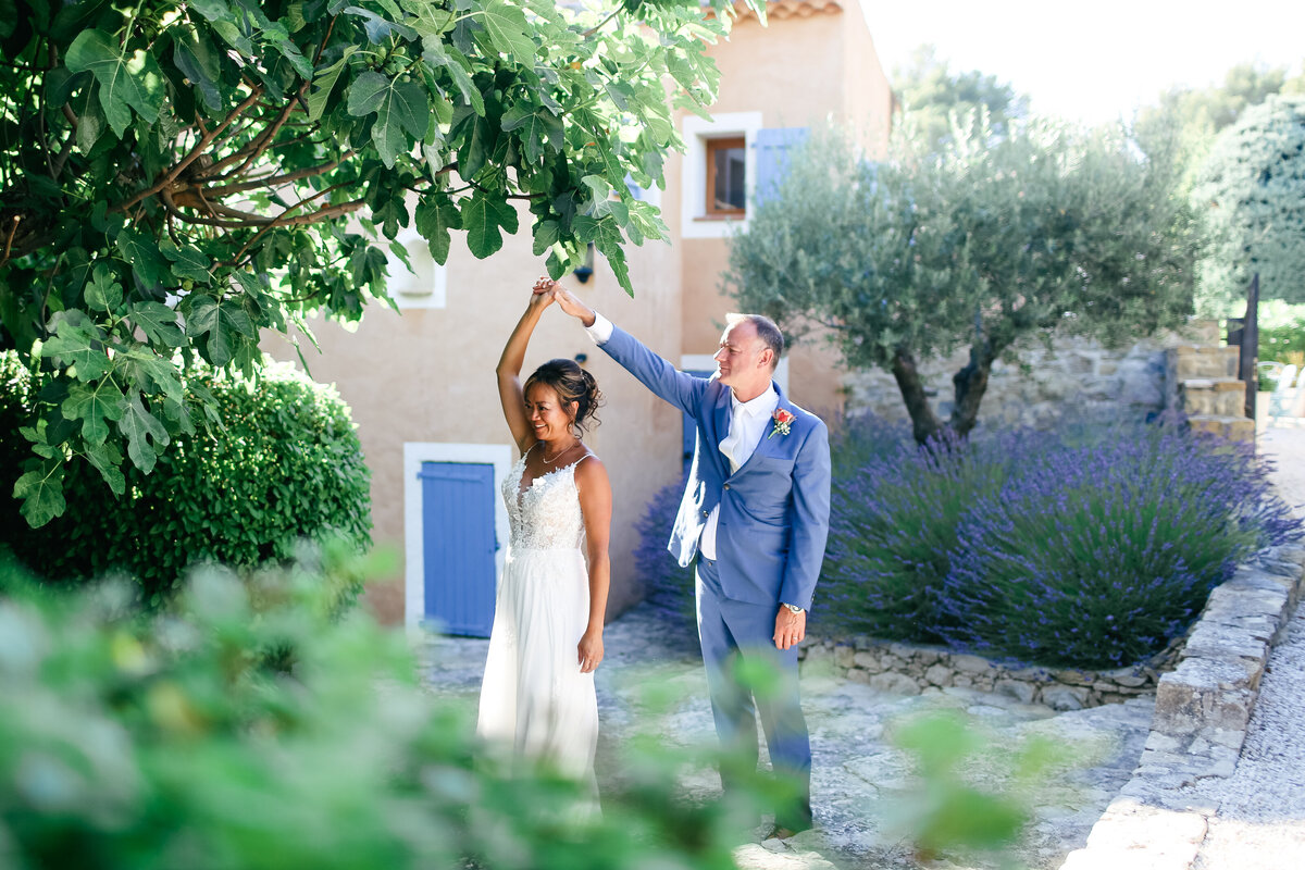 luxury-destination-wedding-le-castellet-provence-leslie-choucard-photography-41