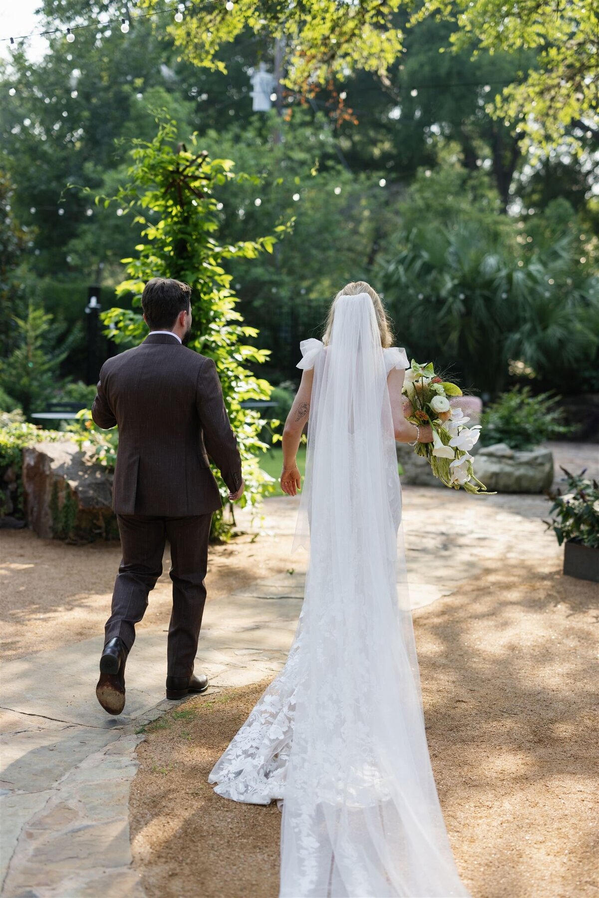 Hummingbird-House-Garden-Party-Wedding-Austin-Texas-Colette-Elyse-Photography-800_websize