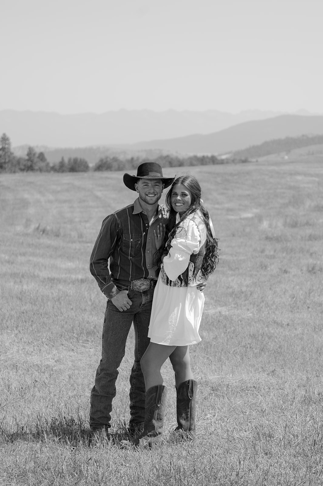 presley-gray-photo-haybale-forest-montana-elopement-8012-2