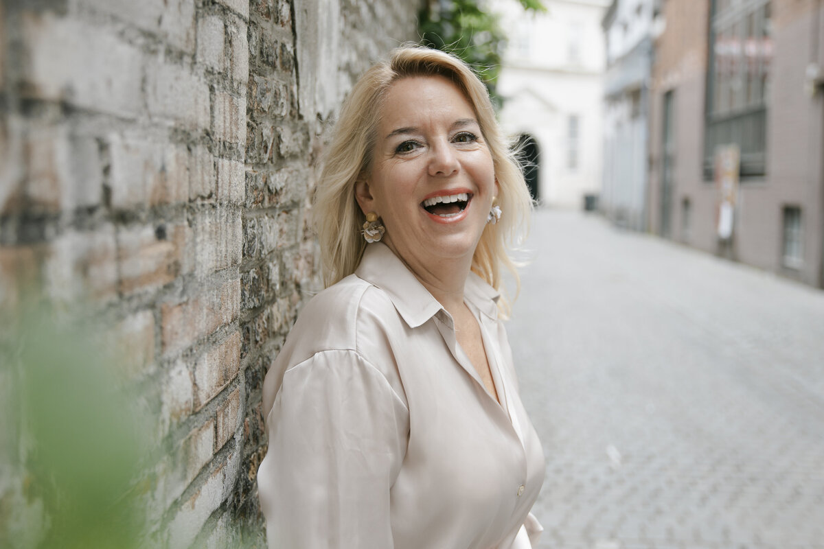 Laura, cityshoot 5 juli 2024 door Studio Lorá Photography-5