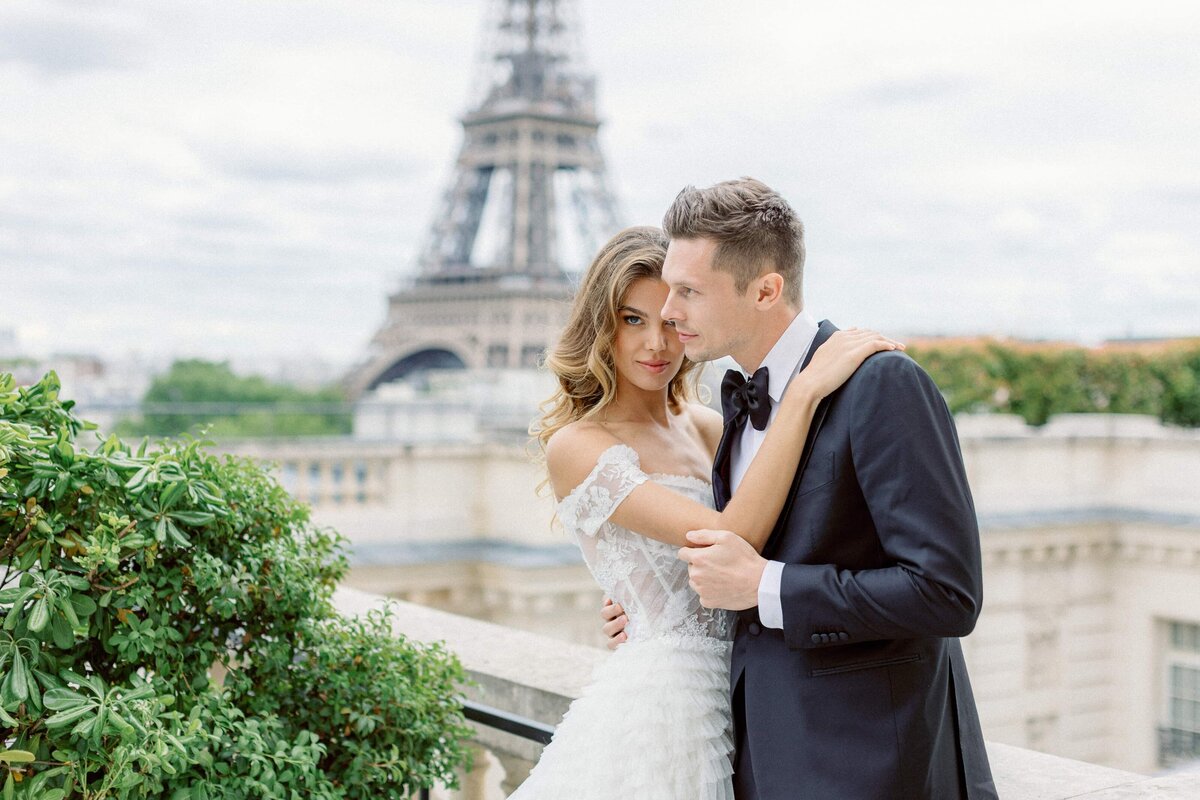 Bride with Eiffel Tower