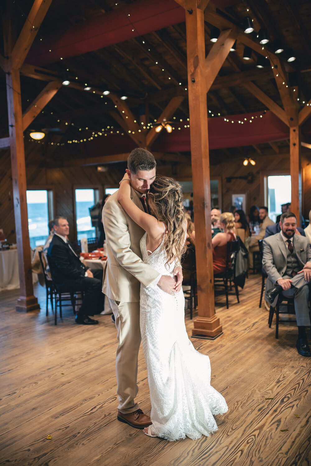 finer-points-coastal-kitty-hawk-pier-wedding00031
