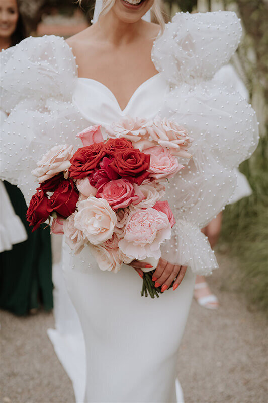 Red and pink brides flowers-184